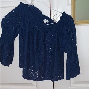 Off the shoulder baby shirt